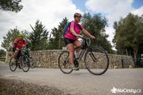  Naši klienti na cestě pod horami za Pollencou